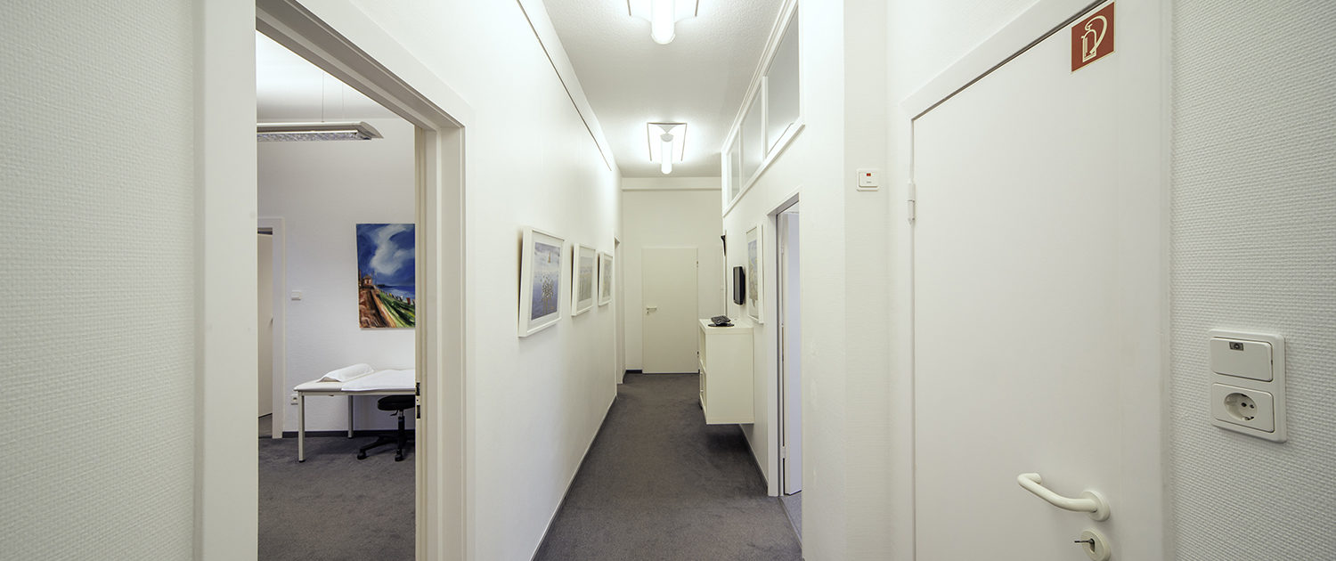 hausarztpraxis_michael_guirgis_wilhelmshaven_flur_2